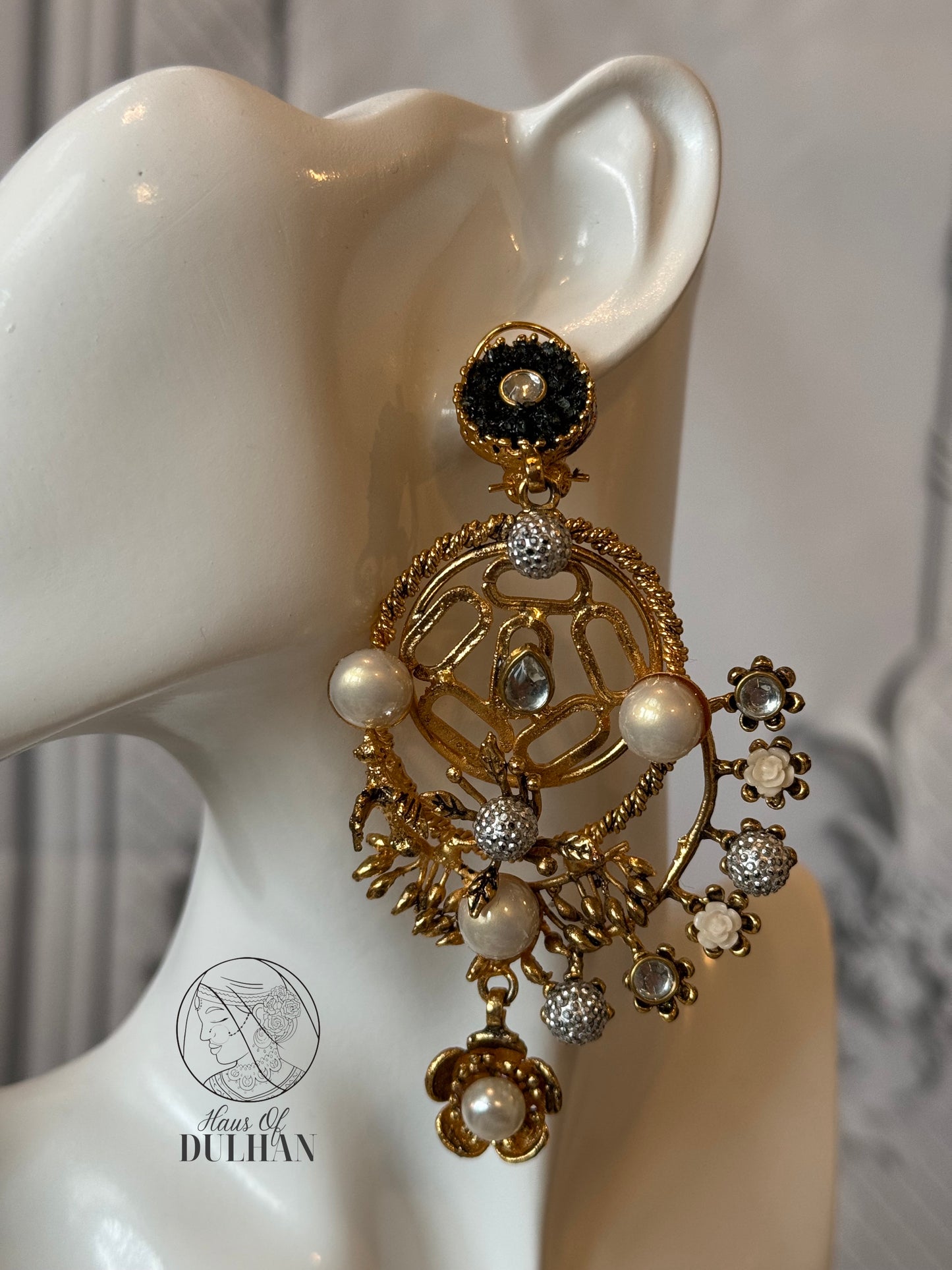 Ranya Statement earrings