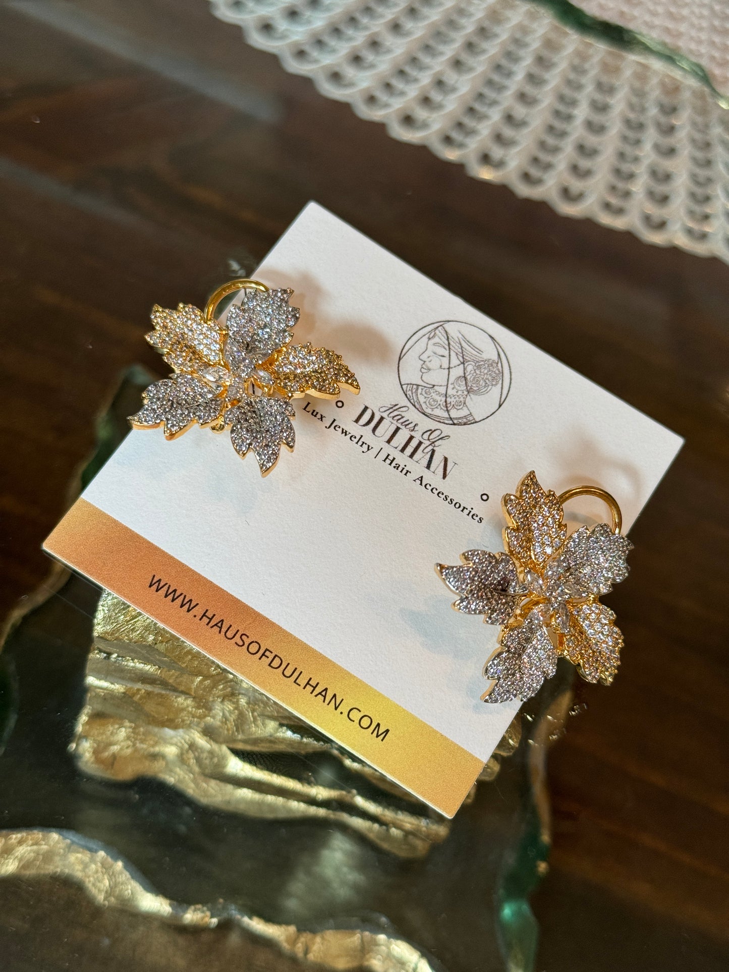 Flowal diamond studs