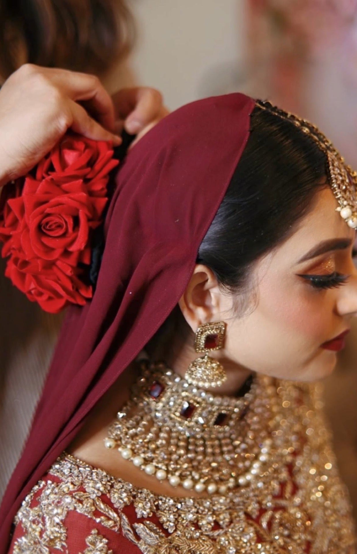 Gulab- Red Rose Bun